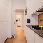 Big - Center - 4 - 6 Beds - 2 Balcony - 12 People - 100m2 * Breslavia