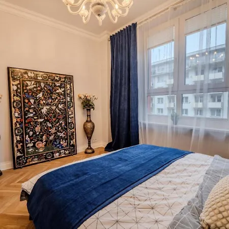 Big - Center - 4 - 6 Beds - 2 Balcony - 12 People - 100m2