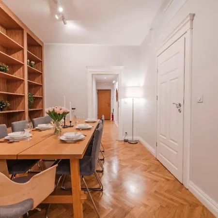 Big - Center - 4 - 6 Beds - 2 Balcony - 12 People - 100m2 *