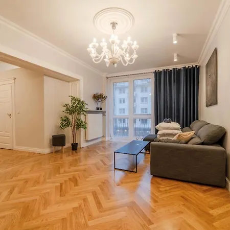 Big - Center - 4 - 6 Beds - 2 Balcony - 12 People - 100m2 * Breslavia