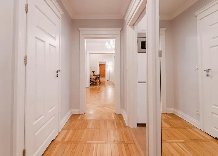 Big - Center - 4 - 6 Beds - 2 Balcony - 12 People - 100m2 * 브로츠와프