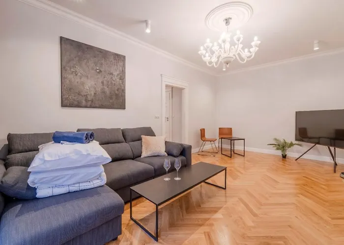 Big - Center - 4 - 6 Beds - 2 Balcony - 12 People - 100m2 * 브로츠와프