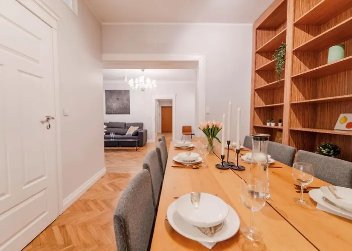 Big - Center - 4 - 6 Beds - 2 Balcony - 12 People - 100m2 아파트 *