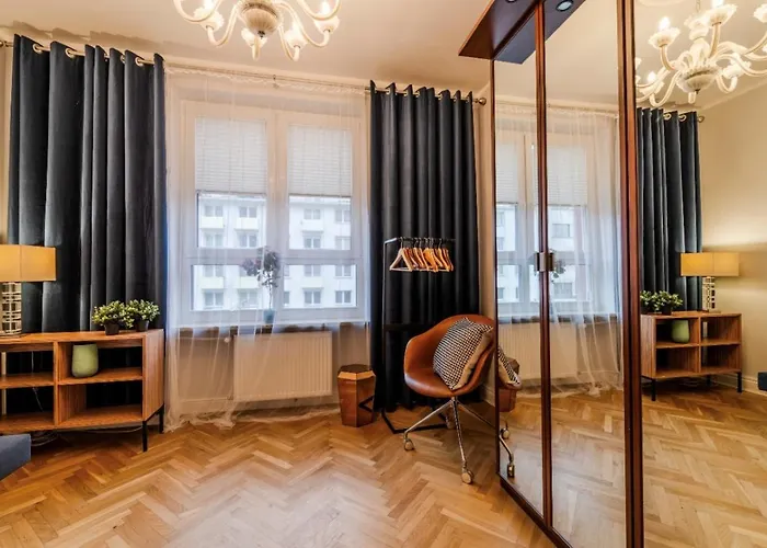 Big - Center - 4 - 6 Beds - 2 Balcony - 12 People - 100m2 아파트 *