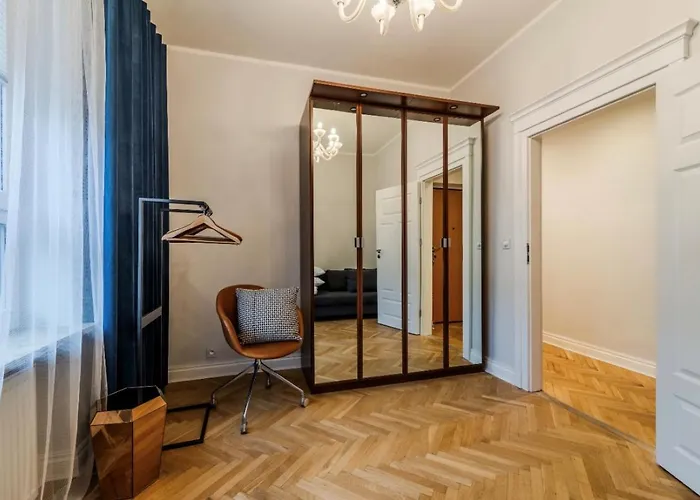 Big - Center - 4 - 6 Beds - 2 Balcony - 12 People - 100m2 브로츠와프