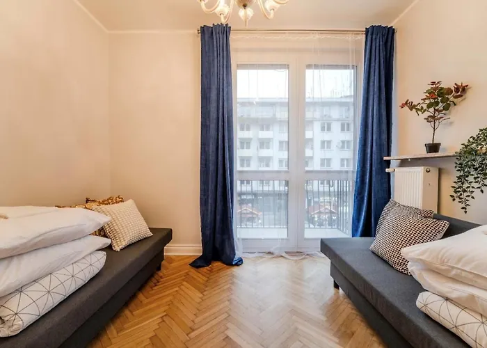 아파트 Big - Center - 4 - 6 Beds - 2 Balcony - 12 People - 100m2 *