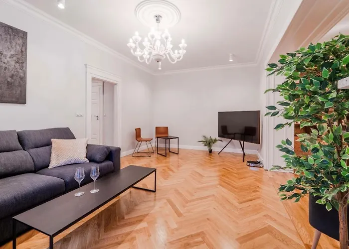 Big - Center - 4 - 6 Beds - 2 Balcony - 12 People - 100m2 브로츠와프