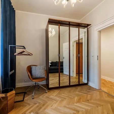 Big - Center - 4 - 6 Beds - 2 Balcony - 12 People - 100m2 Wrocław