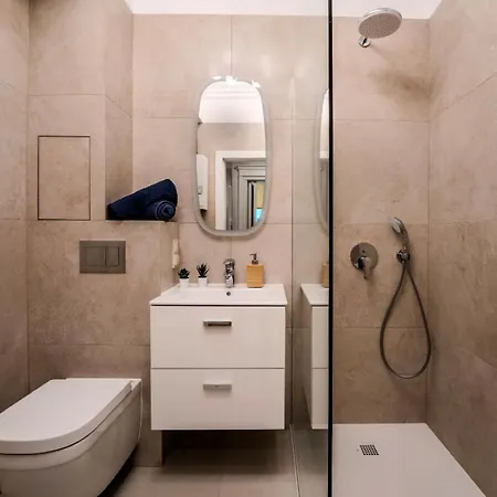 아파트 Big - Center - 4 - 6 Beds - 2 Balcony - 12 People - 100m2