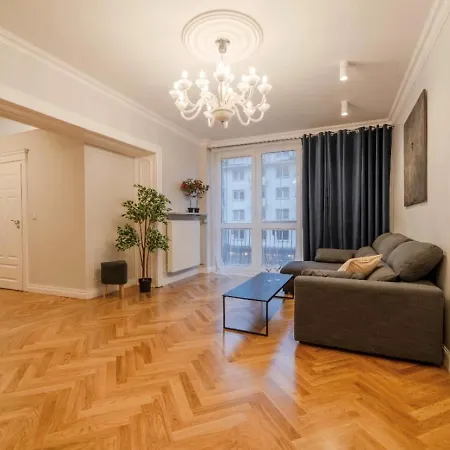 Big - Center - 4 - 6 Beds - 2 Balcony - 12 People - 100m2 Appartement Wrocław