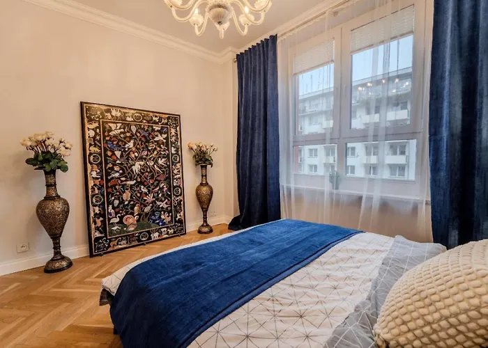 Big - Center - 4 - 6 Beds - 2 Balcony - 12 People - 100m2