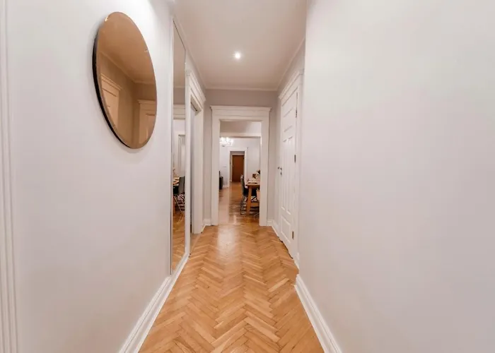 Apartman Big - Center - 4 - 6 Beds - 2 Balcony - 12 People - 100m2